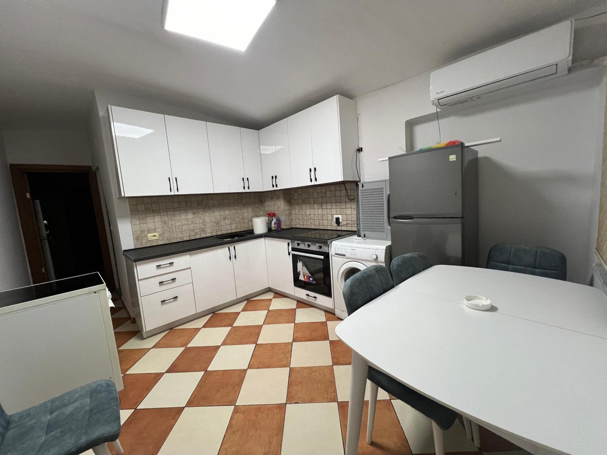 Sisterhood Hostel-Female Only Тирана Экстерьер фото